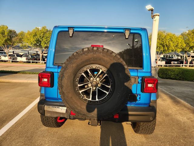Used 2025 Jeep Wrangler Unlimited Rubicon AWD/4WD image 5