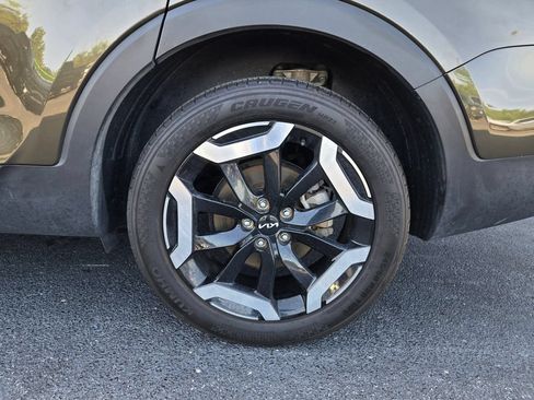 Used 2025 Kia Telluride S FWD image 9