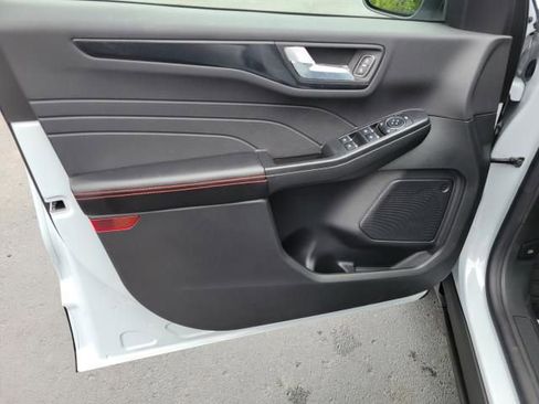 New 2025 Ford Escape ST-Line w/ Tech Pack #1 image 17