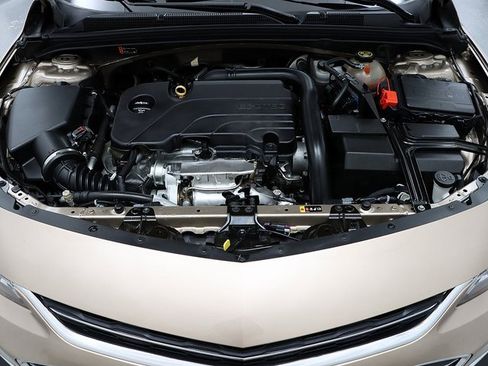 Used 2018 Chevrolet Malibu LT image 28