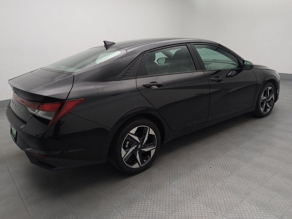 Used 2023 Hyundai Elantra SEL w/ Convenience Package FWD image 11