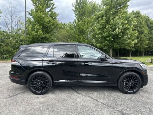 Used 2022 Lincoln Aviator Reserve w/ Equipment Group 201A image 2