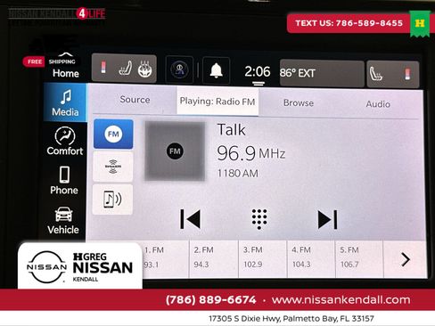 Used 2023 Chrysler Voyager LX image 20