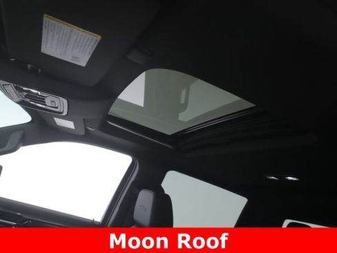 Used 2025 GMC Sierra 1500 AT4 w/ Technology Package AWD/4WD image 18