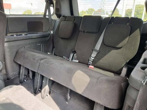 Used 2014 Dodge Grand Caravan SXT w/ UConnect Hands-Free Group image 19