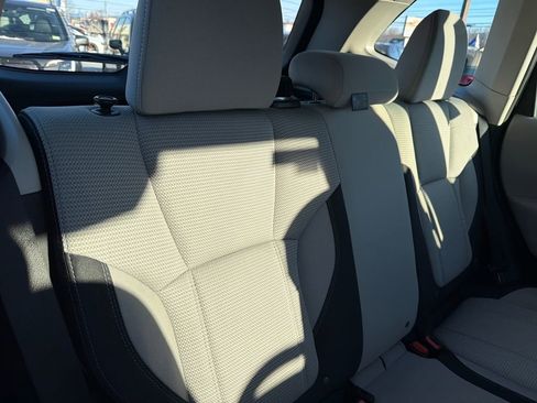 Certified 2023 Subaru Forester Base image 32