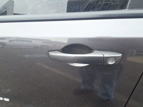 Used 2016 Jeep Compass High Altitude image 17