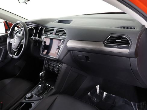 Used 2019 Volkswagen Tiguan SE AWD/4WD image 26