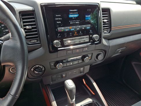 Used 2024 Nissan Frontier PRO-4X w/ Technology Package AWD/4WD image 19