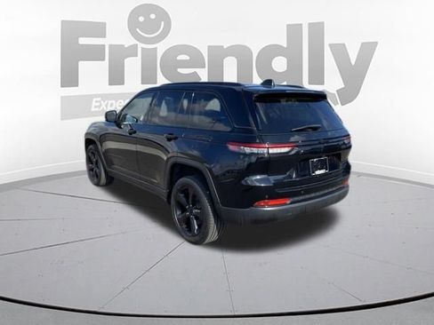 Used 2023 Jeep Grand Cherokee Limited w/ Black Appearance Package AWD/4WD image 7