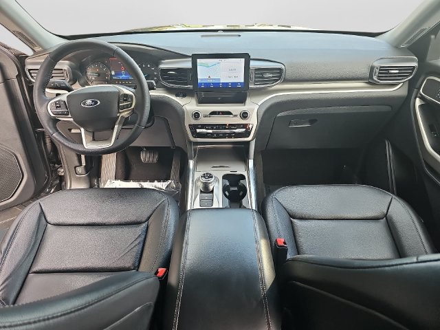 Used 2020 Ford Explorer XLT w/ Equipment Group 202A RWD image 11