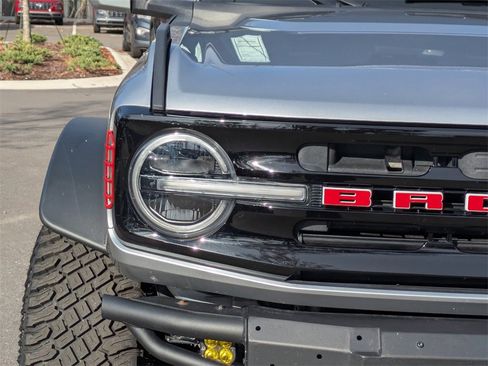 Used 2023 Ford Bronco Outer Banks image 9