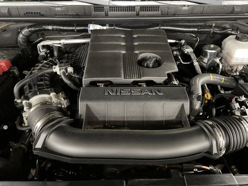 Used 2025 Nissan Frontier SL w/ Graphics Package image 18