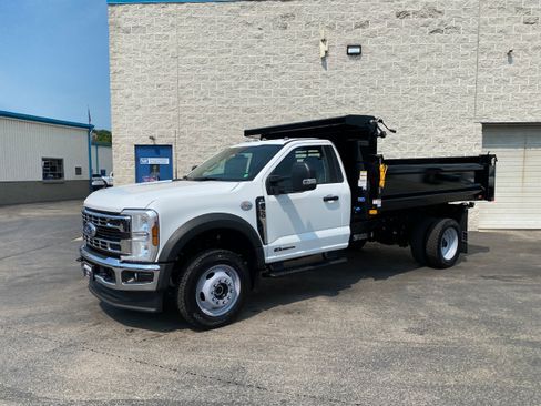New 2026 Ford F550 4x4 Regular Cab Super Duty image 4