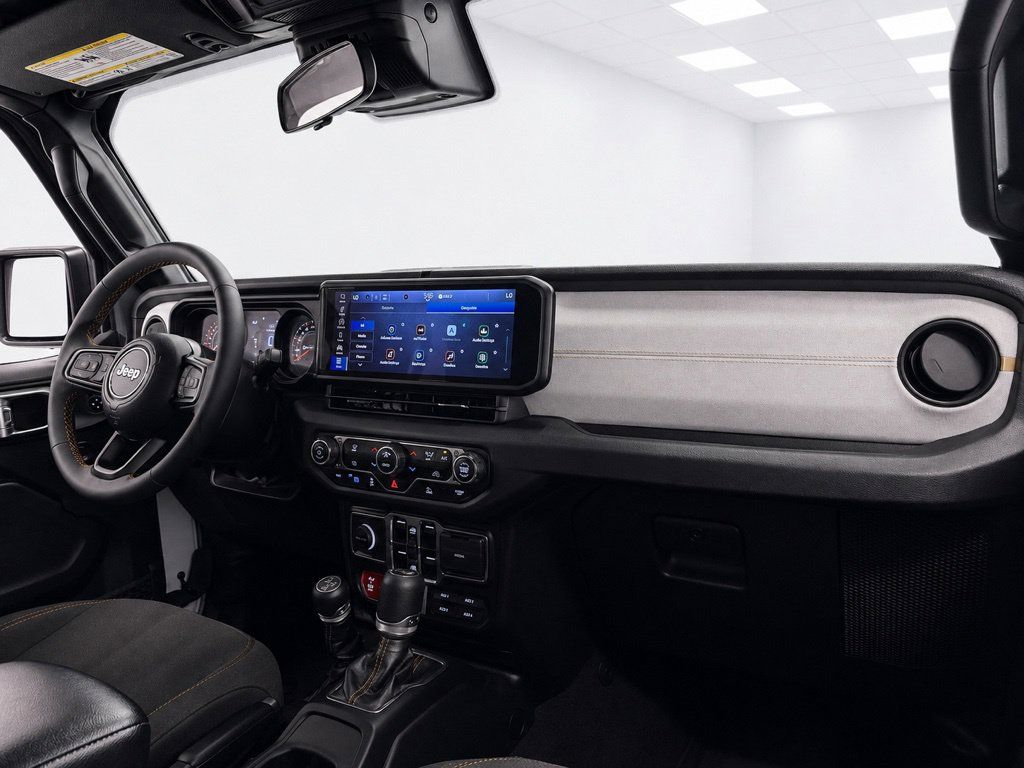 Used 2024 Jeep Wrangler Unlimited AWD/4WD image 26