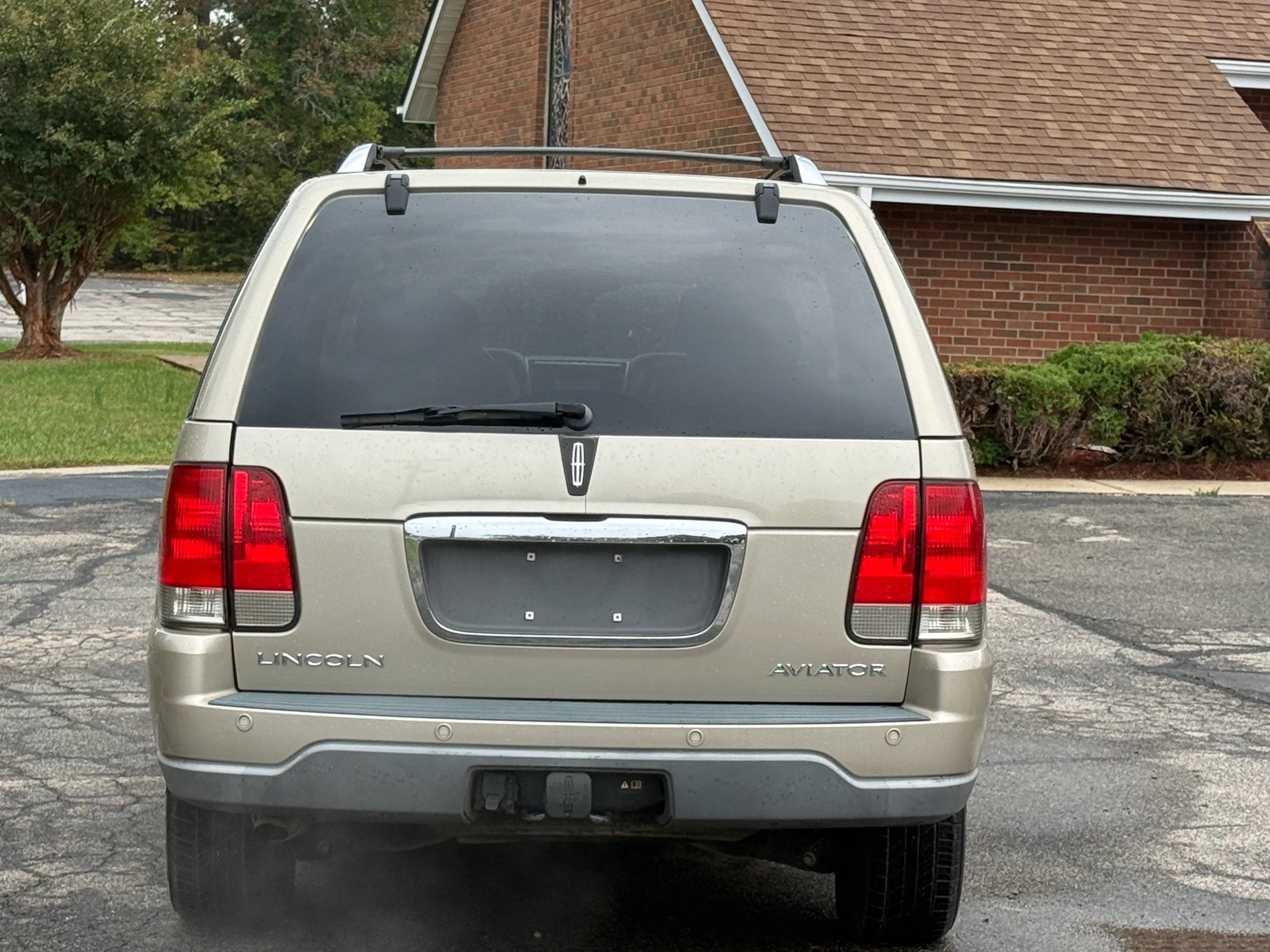 Used 2004 Lincoln Aviator AWD image 5
