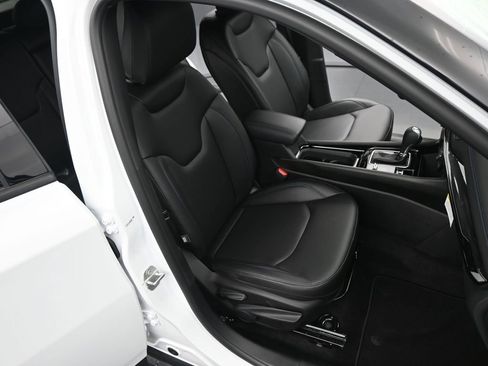 New 2026 Jeep Compass Limited image 19