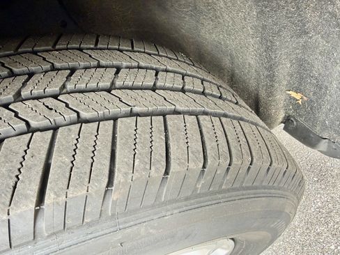 Used 2016 Jeep Grand Cherokee Limited image 18