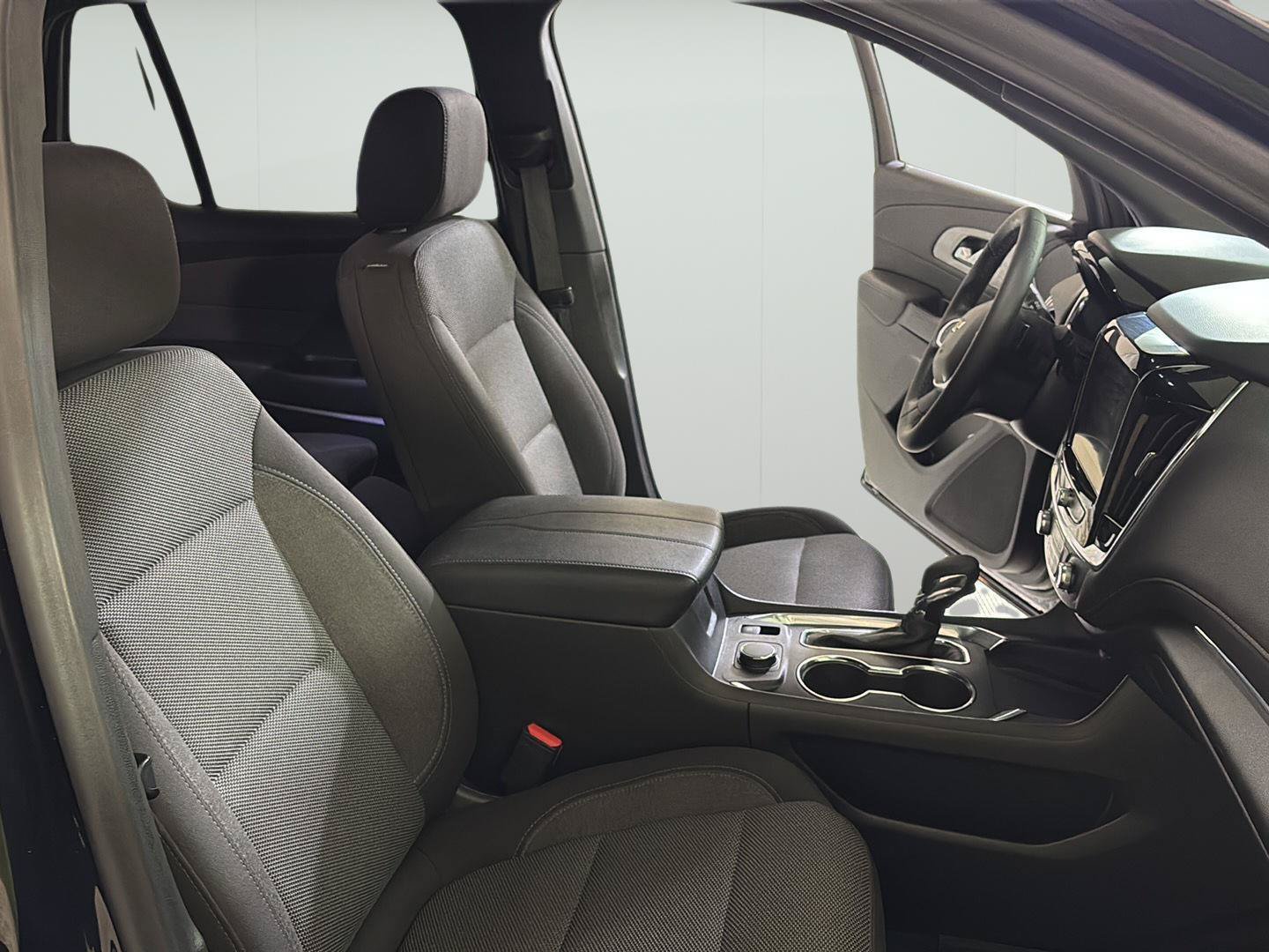 Used 2023 Chevrolet Traverse LT FWD image 22