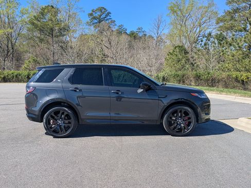 Used 2025 Land Rover Discovery Sport Dynamic SE image 4