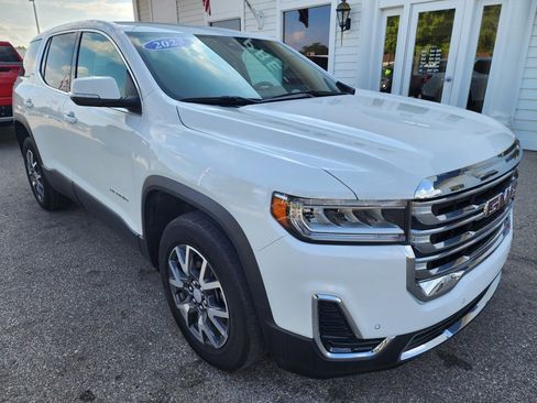 Used 2023 GMC Acadia SLE image 3