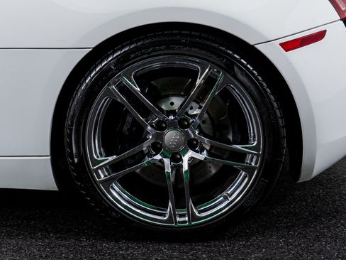 Used 2011 Audi R8 V8 image 19