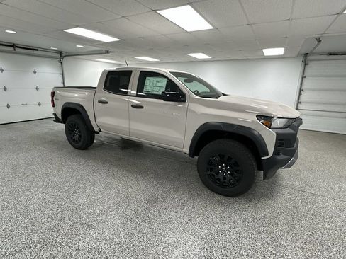 New 2026 Chevrolet Colorado Trail Boss AWD/4WD image 2