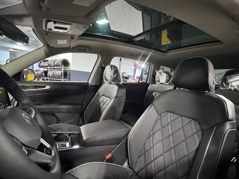 New 2026 Volkswagen Atlas SEL Premium R-Line image 18