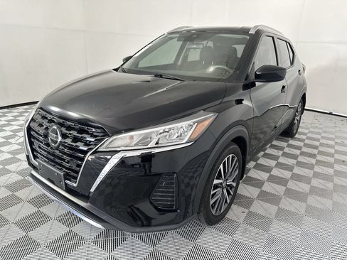 Used 2021 Nissan Kicks SV FWD image 4