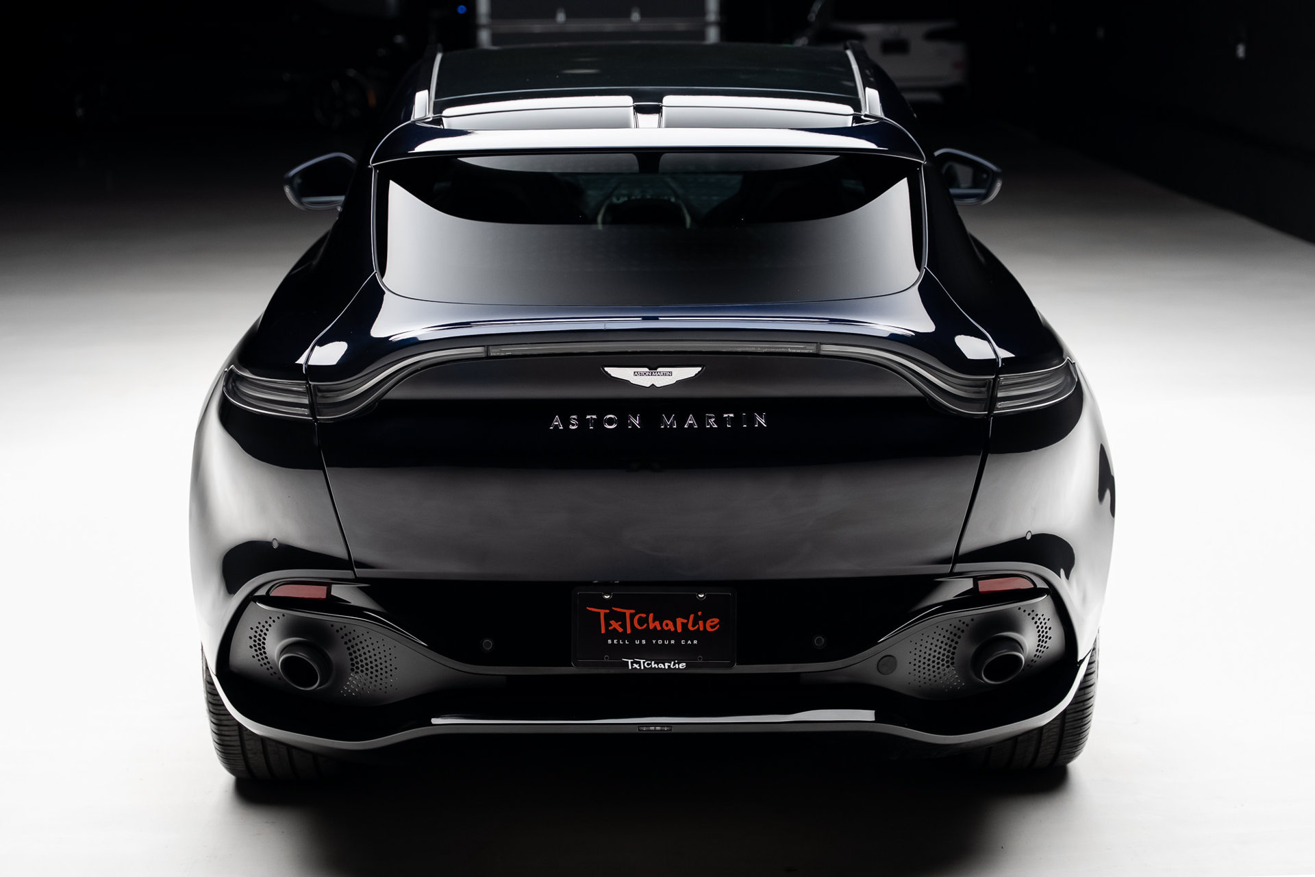 Used 2021 Aston Martin DBX AWD/4WD image 24