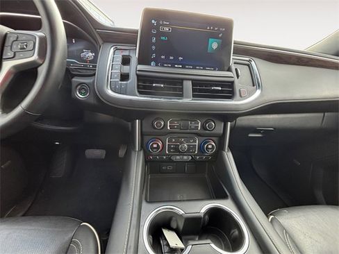 Used 2023 Chevrolet Suburban Premier image 11