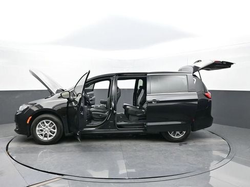 New 2025 Chrysler Voyager LX image 63