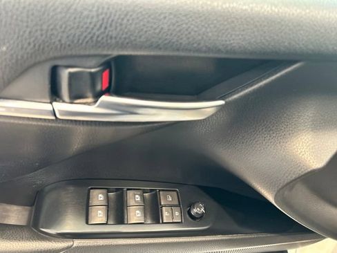 Used 2020 Toyota Camry LE FWD image 9
