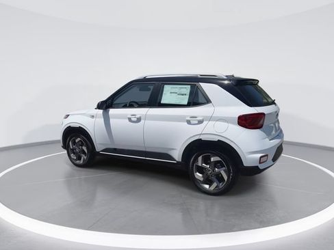 New 2026 Hyundai Venue SEL FWD image 6