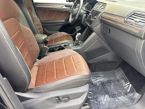 Used 2024 Volkswagen Tiguan SEL R-Line AWD/4WD image 43