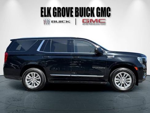 Used 2024 GMC Yukon SLT AWD/4WD image 3