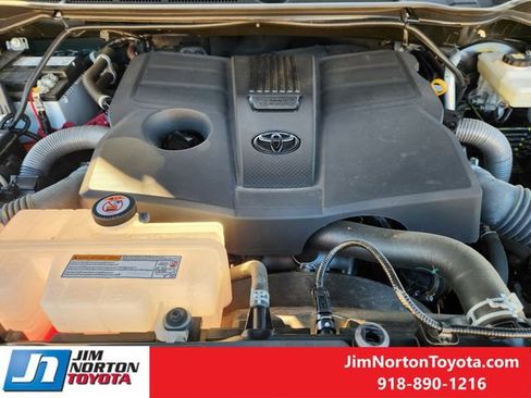 Used 2024 Toyota Tundra Limited image 33