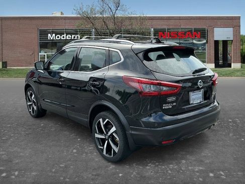 Used 2021 Nissan Rogue Sport SL AWD/4WD image 2
