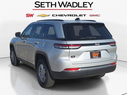 Used 2025 Jeep Grand Cherokee Laredo w/ Luxury Tech Group I image 7