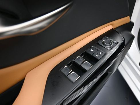 Used 2022 Lexus ES 300h w/ Premium Package image 13