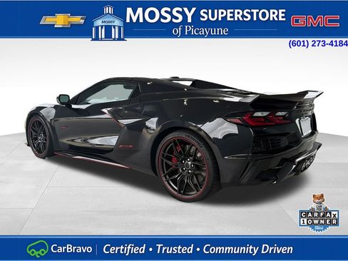 Used 2023 Chevrolet Corvette Z06 RWD image 3
