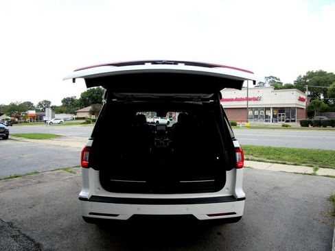 Used 2020 Lincoln Navigator L Reserve w/ Luxury Package AWD/4WD image 33
