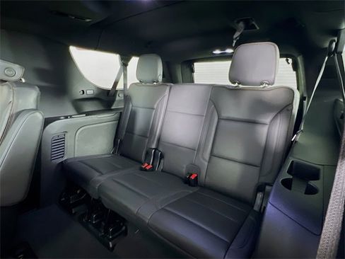 Used 2023 Chevrolet Suburban High Country image 37