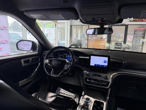 Used 2023 Ford Explorer XLT w/ Equipment Group 202A AWD/4WD image 26