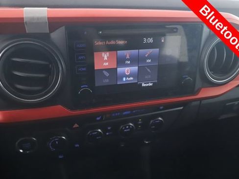 Used 2017 Toyota Tacoma SR5 AWD/4WD image 24