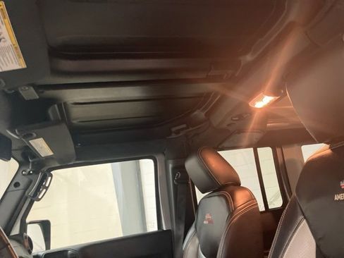 Used 2018 Jeep Wrangler Unlimited Sport S image 19