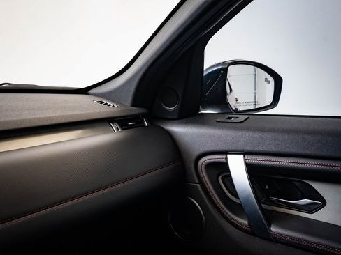 Used 2021 Land Rover Discovery Sport S R-Dynamic image 31