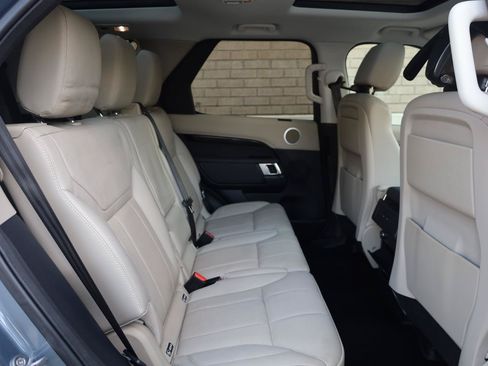 Used 2019 Land Rover Discovery SE AWD/4WD image 26
