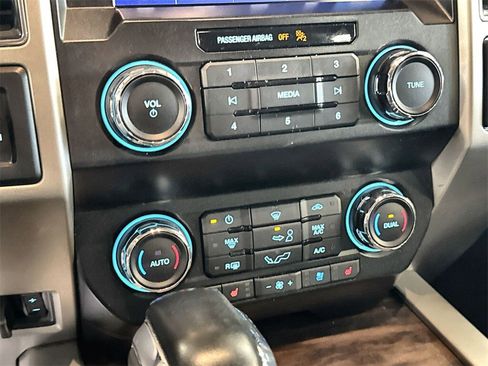 Used 2020 Ford F150 Lariat image 21