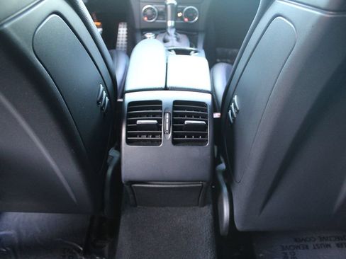 Used 2013 Mercedes-Benz C 63 AMG Sedan image 33